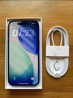 Apple iPhone 15 128GB – fint skick, ny sladd, 88% batterihälsa