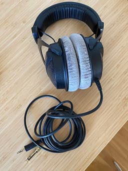 Beyerdynamic DT 770 Pro hörlurar (80 Ohm) – mycket bekväma