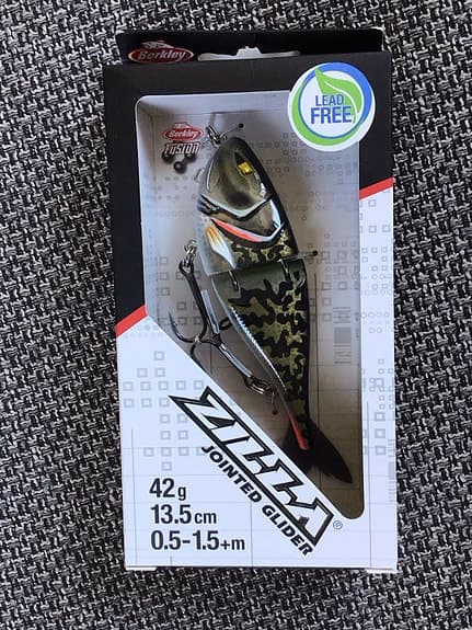 4x Berkley Zilla Jointed Glider 13,5 cm – Grym gäddwobbler!