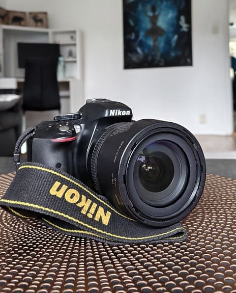 Nikon D5300 + 2 lenses 50mm and 18-105mm Nikkor