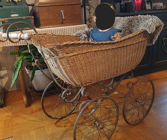 Antik barnvagn