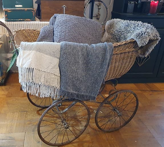 Antik barnvagn