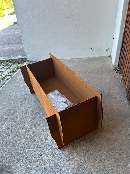 Kruka / planteringslåda i corten Ferm Living