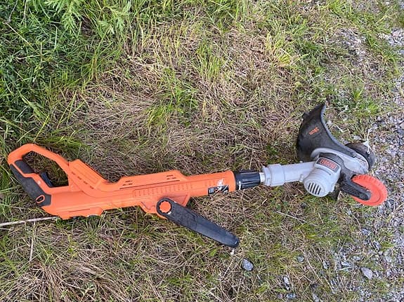 Black & Decker Orange grästrimmer 28 cm