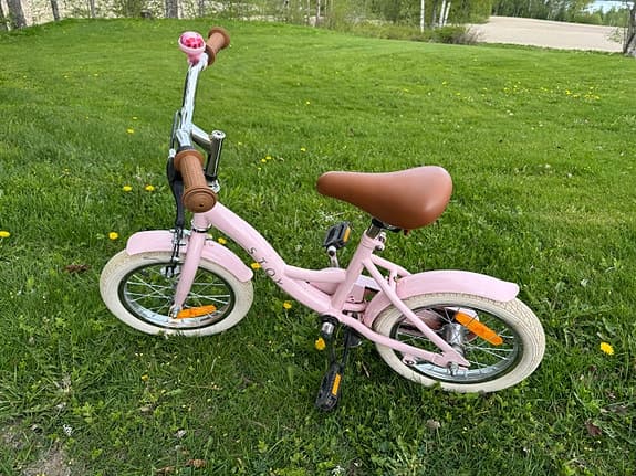 Nyskick! Barncykel 14” från Stoy