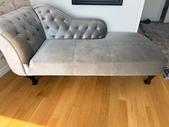 Elegant sammetsoffa/divan