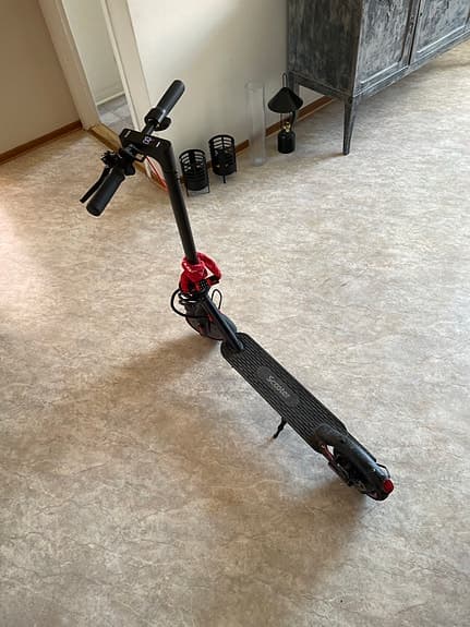 iScooter elsparkcykel svart