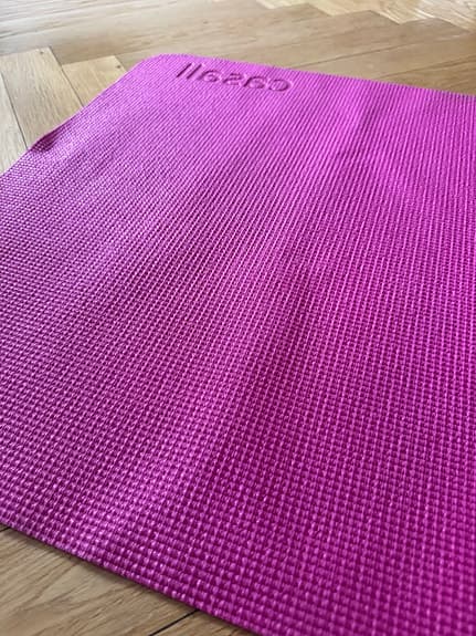 Casall yogamatta rosa oanvänd