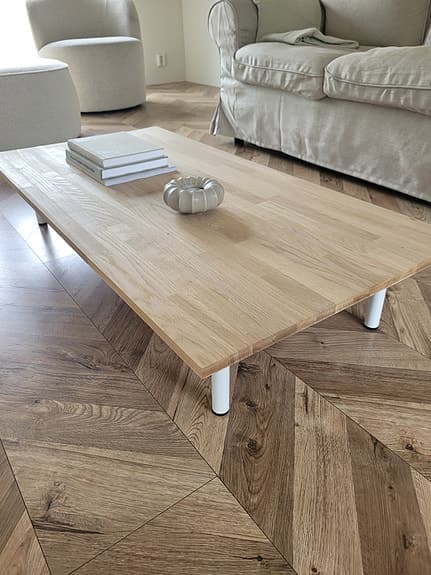 Massivt ,såpat ekbord japandi/minimalism