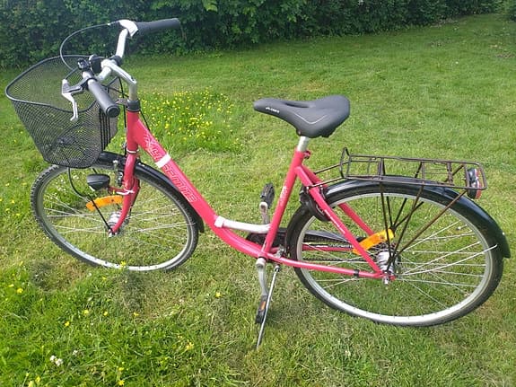 28 " begagnad röd damcykel, Yosemite.