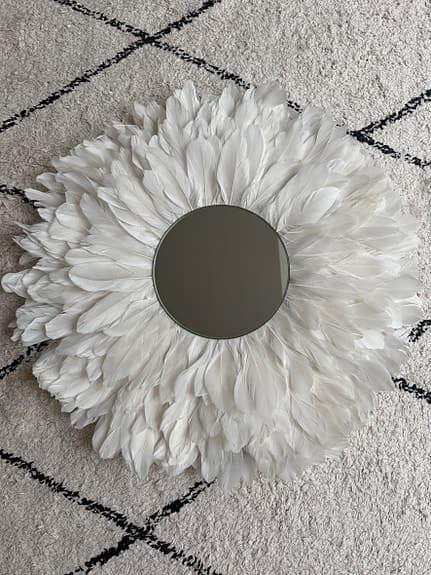 Rund spegel från House of Feathers