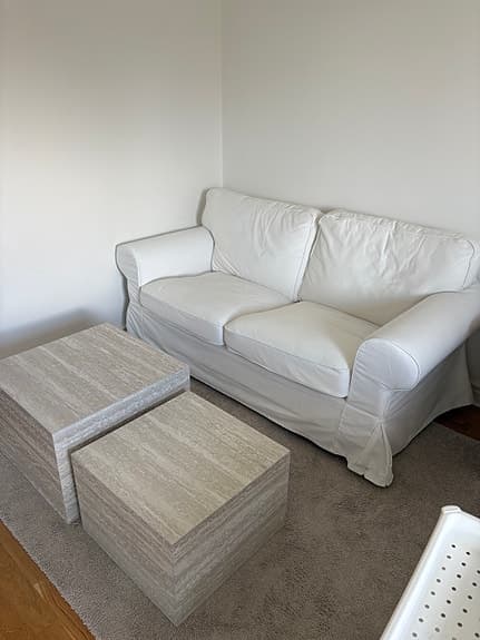 Ektorp soffa från ikea & soffbord från jysk
