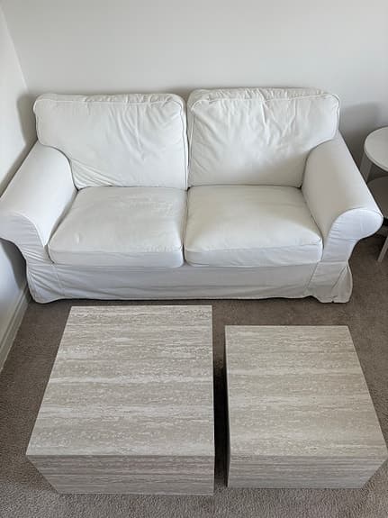 Ektorp soffa från ikea & soffbord från jysk