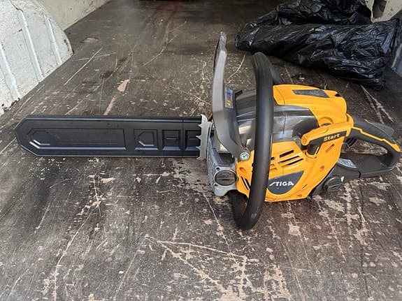 Stiga motorsåg bensin med svärdskydd