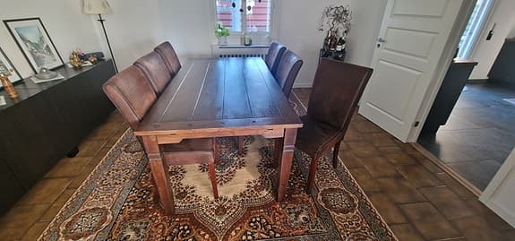 Matbord + soffbord i mörkt trä