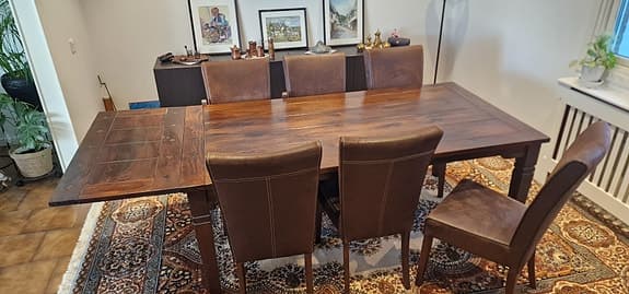 Matbord + soffbord i mörkt trä