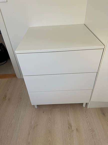 Vit byrå IKEA
