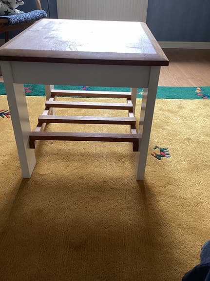 IKEA soffbord med hylla i trä och vitt
