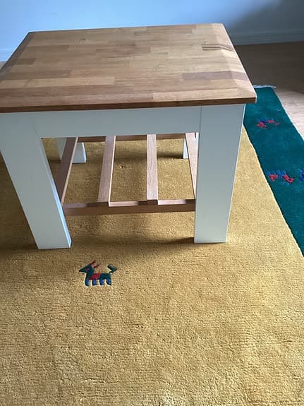 IKEA soffbord med hylla i trä och vitt