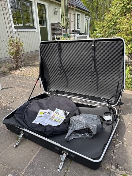 Svart cykelresväska med hjul