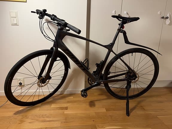 Giant FastRoad Advanced 2 – grå (Ramstorlek ML / 49 cm / 28”)