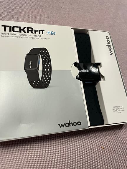 Wahoo TICKR Fit pulsmätare armband svart