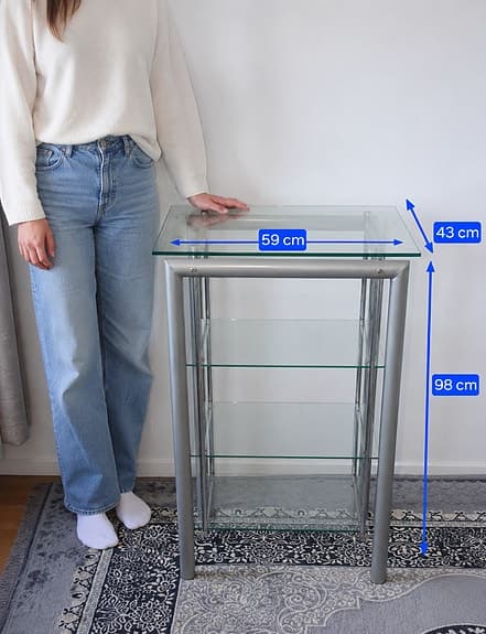 Glashylla / sidobord i modern design