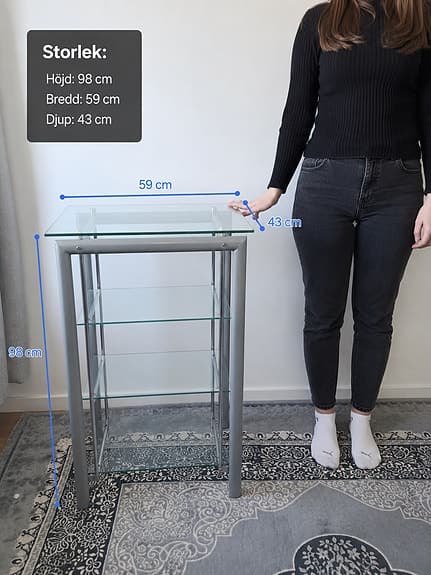 Glashylla / sidobord i modern design