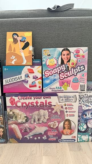 Stort paket med helt NYA oöppnade pyssel, spel och leksaker