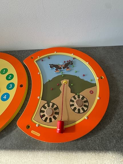 Lekakademin väggleksak vänthall väggpanel