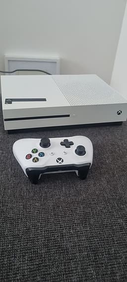 Xbox one S 1TB med spel
