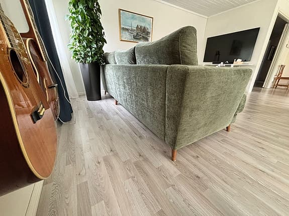 Helt nytt - Bellus Soffa - Andango divansoffa tyg mörkgrön