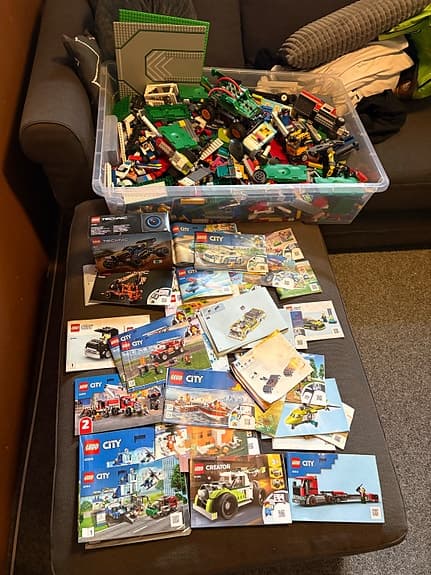 LEGO City blandade byggsatser med manualer