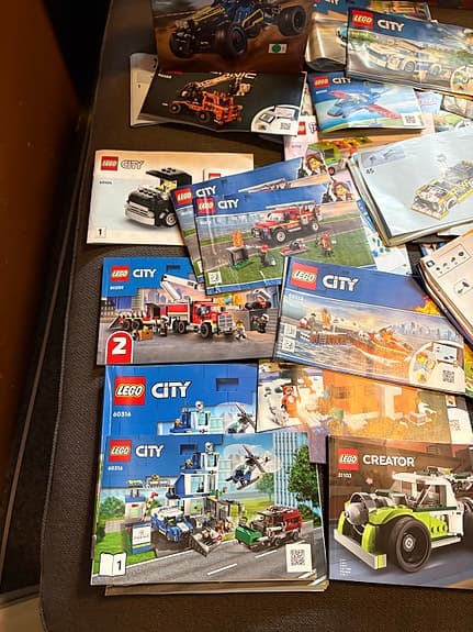 LEGO City blandade byggsatser med manualer