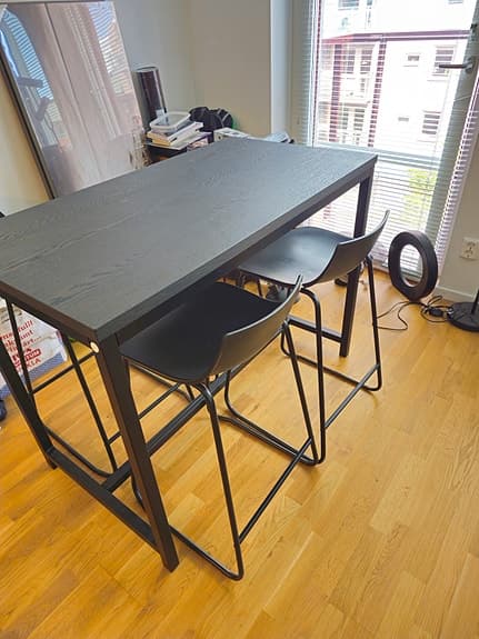 Matbord / Barbord - 4 Stolar