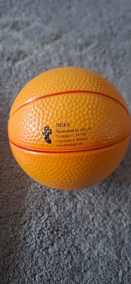 Mini basketkorg med boll