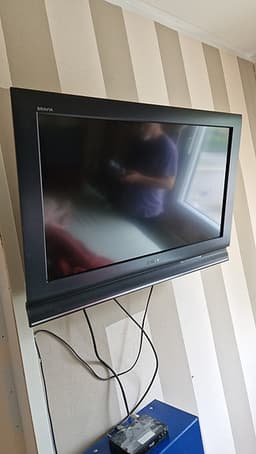 Sony KDL-32L4000 32" LCD-TV svart säljs för 370 kr