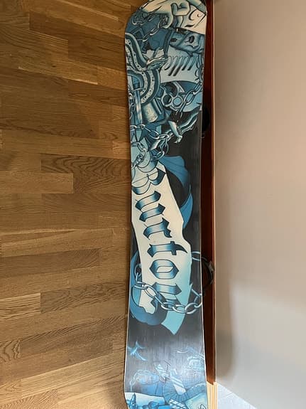 Burton snowboard med bindningar blå/svart