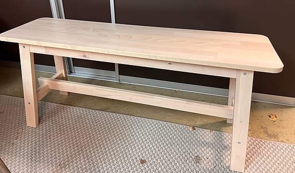 Bänk naturfärgad