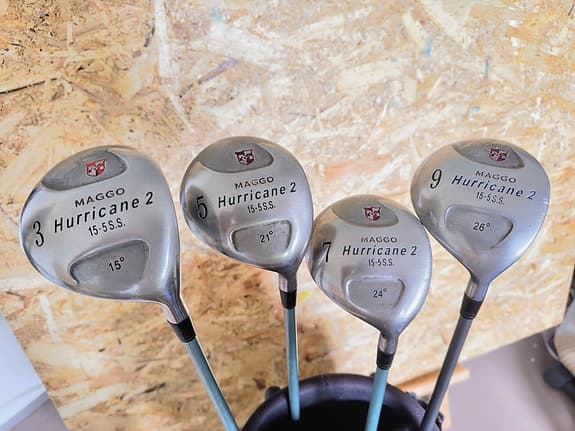 Maggo Hurricane 2 golfklubbor träset