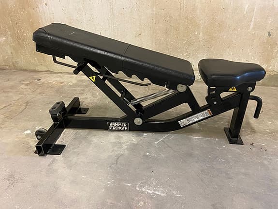 Hammer Strength Justerbar Träningsbänk