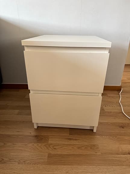 Liten byrå från ikea