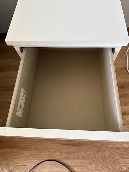 Liten byrå från ikea