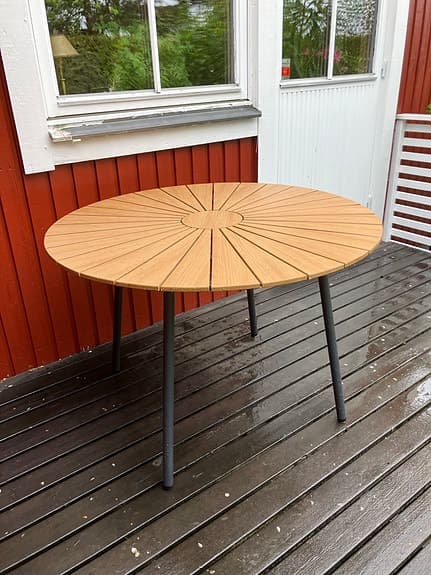Trädgårdsbord
