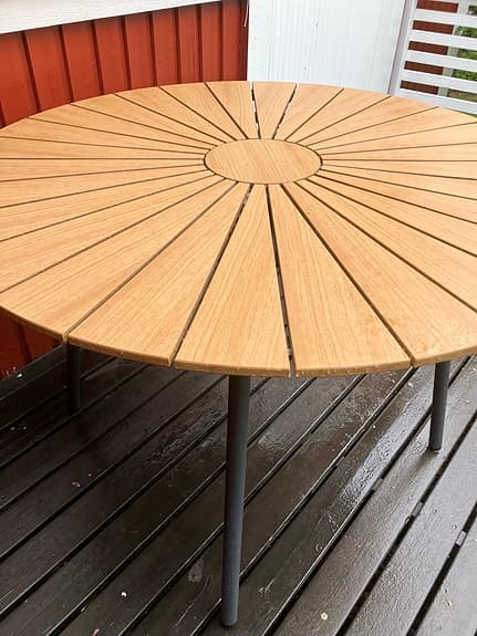 Trädgårdsbord