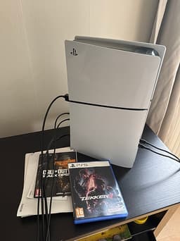 PS5 Slim med tillbehör & spel – fint skick
