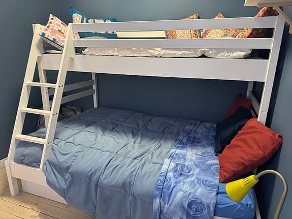 Underbar familjesäng från Mavis - madrasser ingår