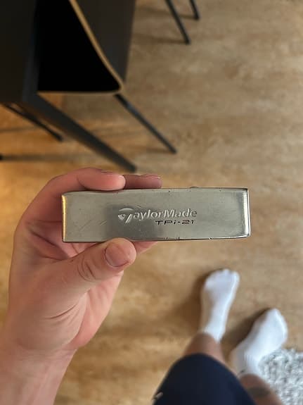 TaylorMade TPI-21 putter + Spalding wedge 52”