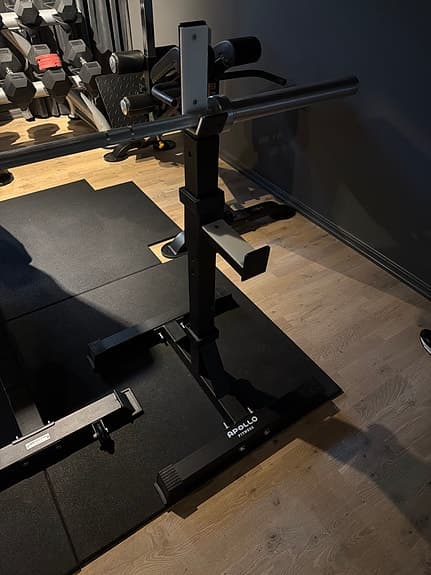 Gym/commercial grade bench / squat rack from Apollo Fitness