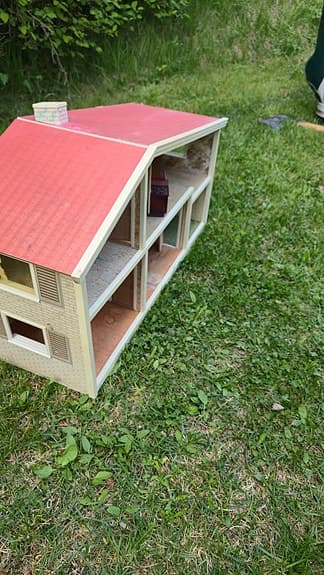 Vintage Lundby dockskåp med möbler (70/80-tal)